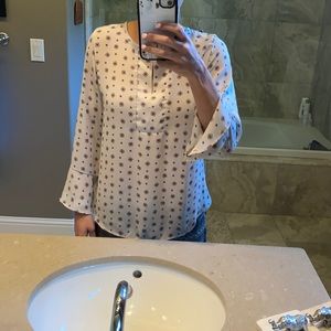 Cute patterned blouse in great condition